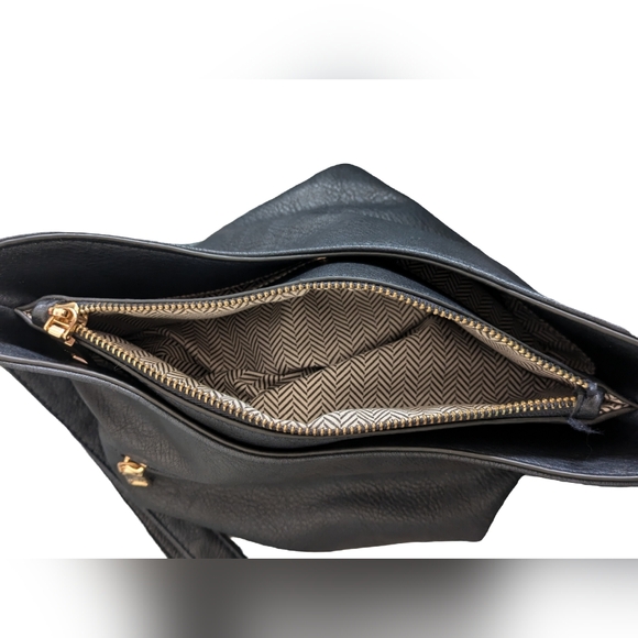 Jen&Co Crossbody - Picture 4 of 4